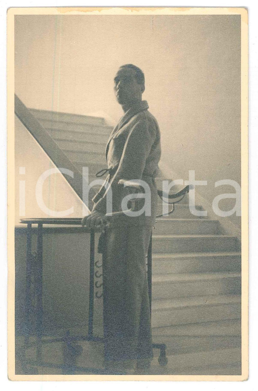 Fotografia d epoca originale 1940 ca ITALIA Ospedale  Paziente con deambulatore  Foto 10x15 cm 1