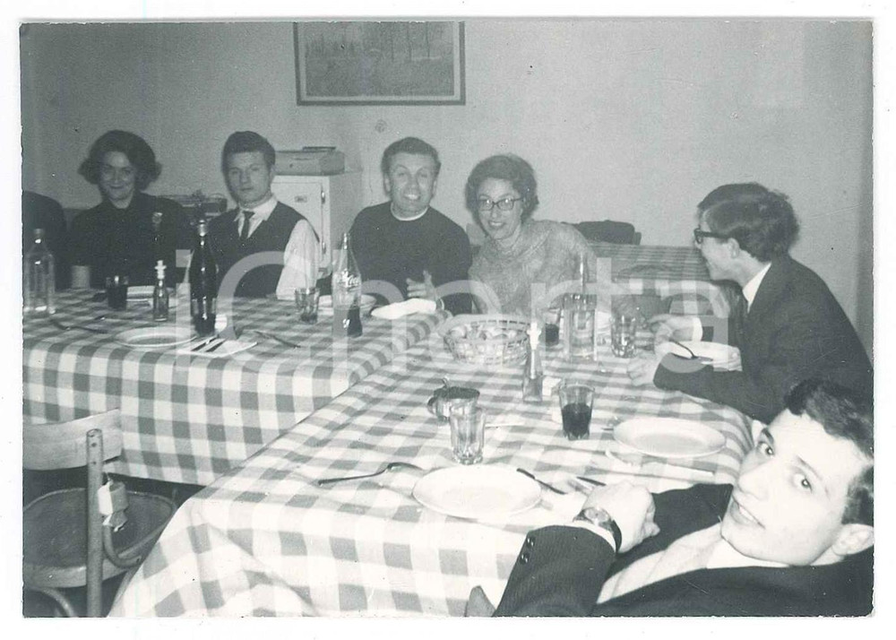 Fotografia d epoca originale 1965 MILANO Pensionato BOCCONI  Sabato Grasso di CARNEVALE 2 Foto 11x8 cm 1