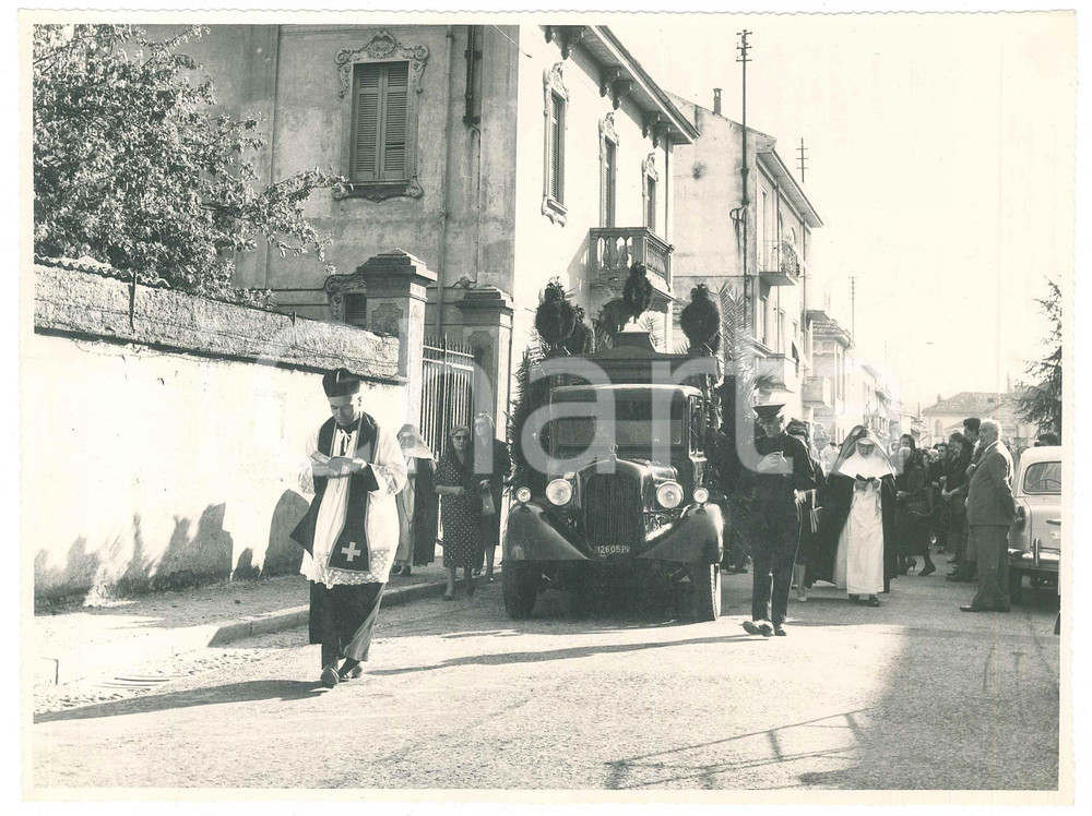 Fotografia d epoca originale 1959 VIGEVANO Via Trento  Funerale 2 Fotografia 24x18 cm 1