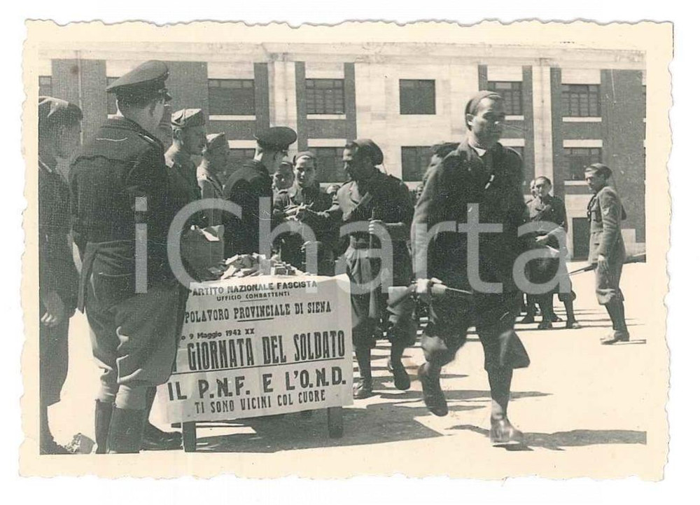 Fotografia d epoca originale 1942 PNF OND SIENA  Giornata del soldato  Banchetto  Foto 9x6 cm 1