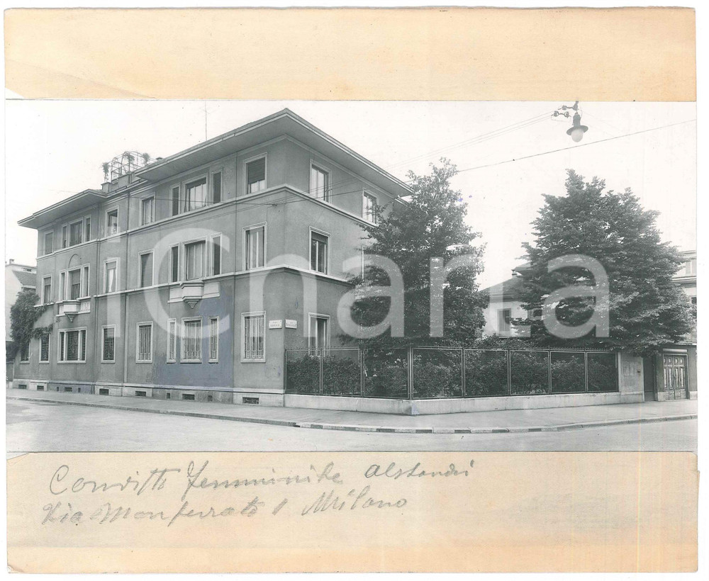 Fotografia d epoca originale 1940 ca MILANO Via Monferrato  Convitto Femminile ALESSANDRI Foto 21x18 cm 1