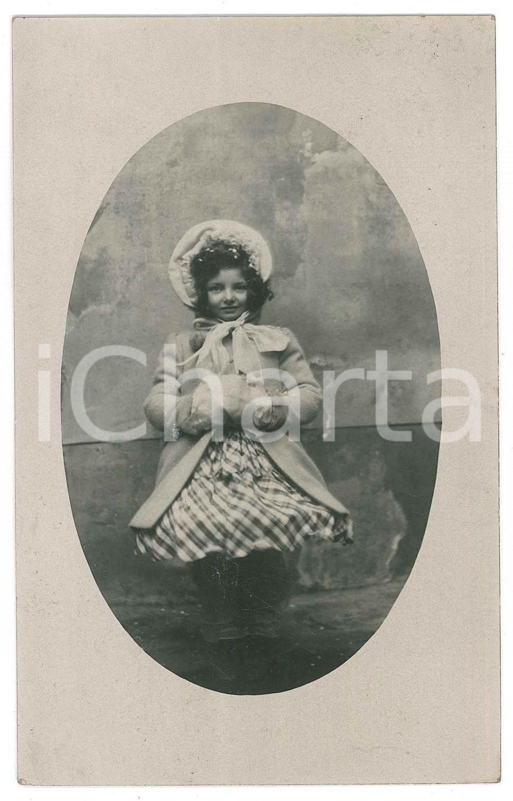 Fotografia d epoca originale 1925 ca COSTUME ITALIA Bambina in abito a quadretti Foto anonima 9x14 cm 1