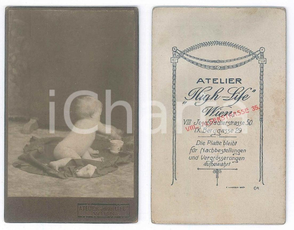 Fotografia d epoca originale 1910 ca WIEN Bambino gioca sul pavimento Foto Atelier HIGHLIFE CDV 1