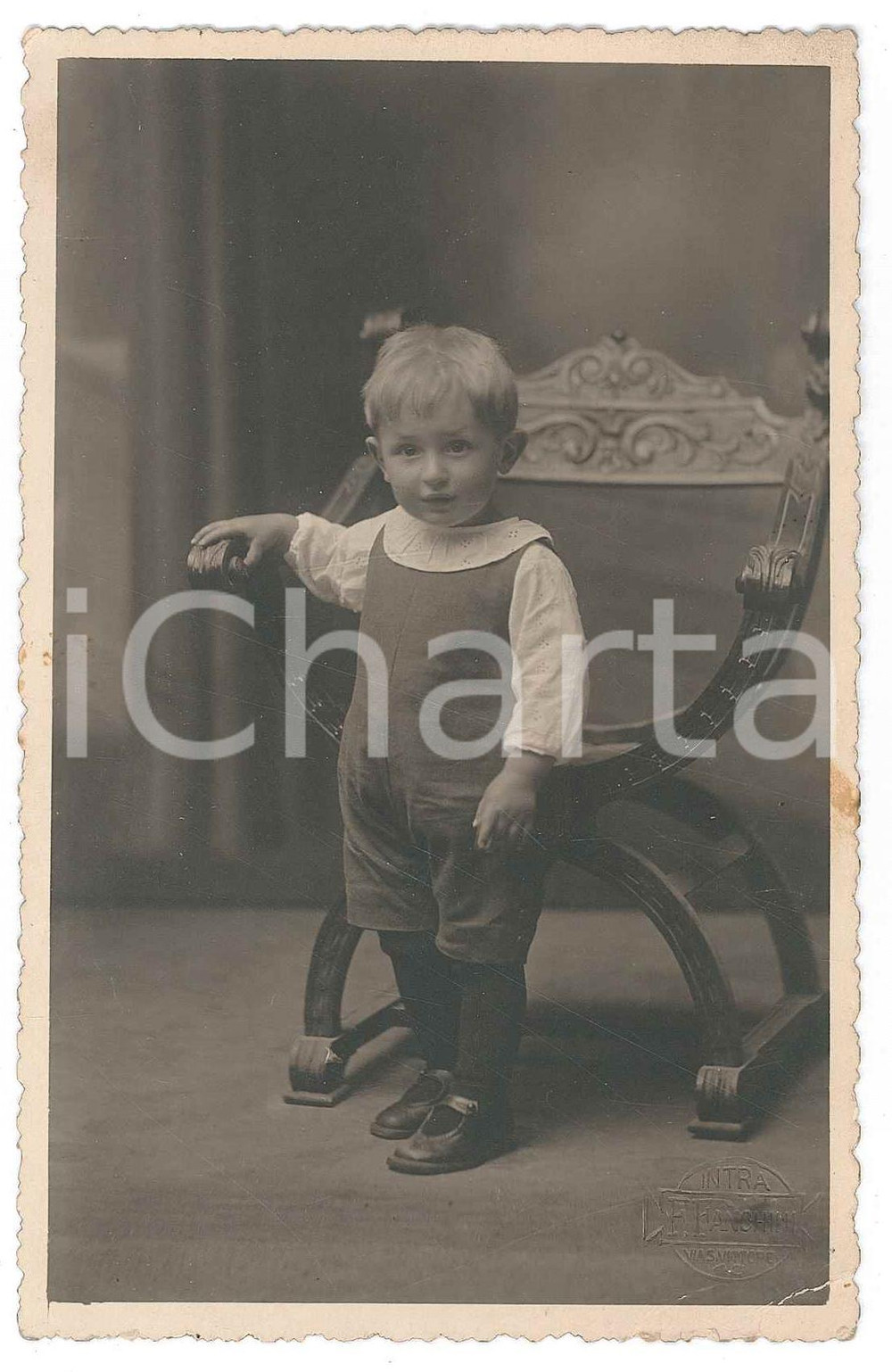Fotografia d epoca originale 1920 ca VERBANIA INTRA Ritratto di bambino Foto cartolina F. FANCHINI 1