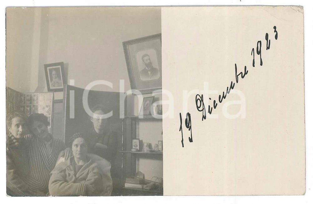 Fotografia d epoca originale 1923 COSTUME ITALIA Gruppo di donne in soggiorno  Foto anonima 14x9 cm 1