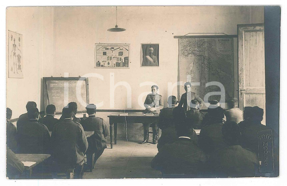 Fotografia d epoca originale 1910 ca VICENZA Regio Esercito  Lezione di italiano ai soldati Foto 14x9 cm 1