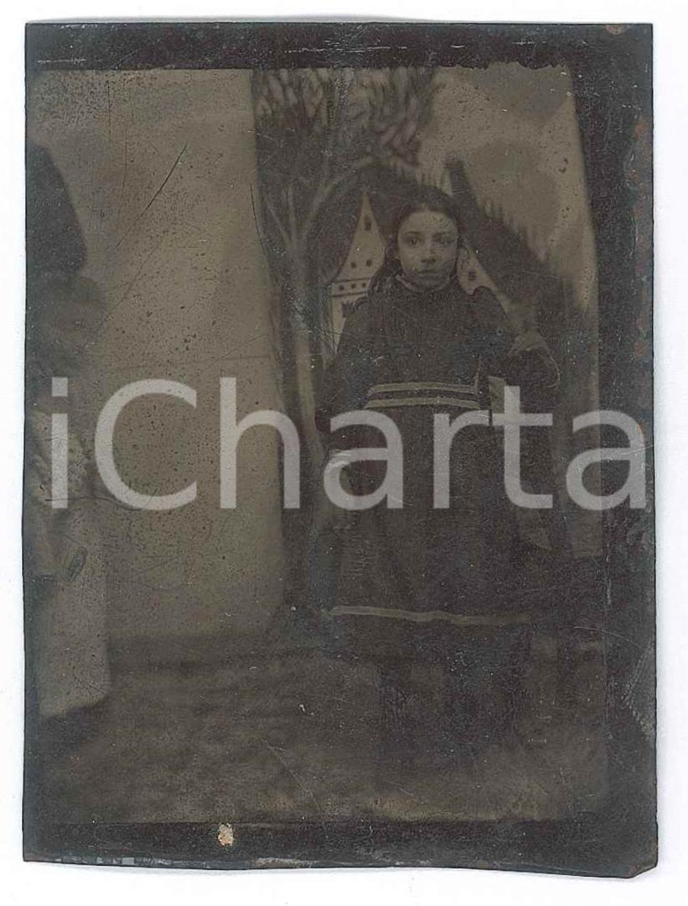 1890 ca ITALIA - Ritratto di bambina - Foto FERROTIPIA 6x9 cm