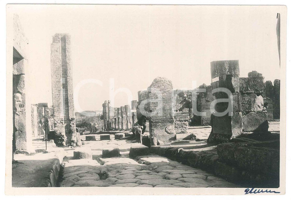Fotografia d epoca originale 1927 POMPEI NA Area archeologica  Strada principale Foto ANIMATA 14x10 cm 1