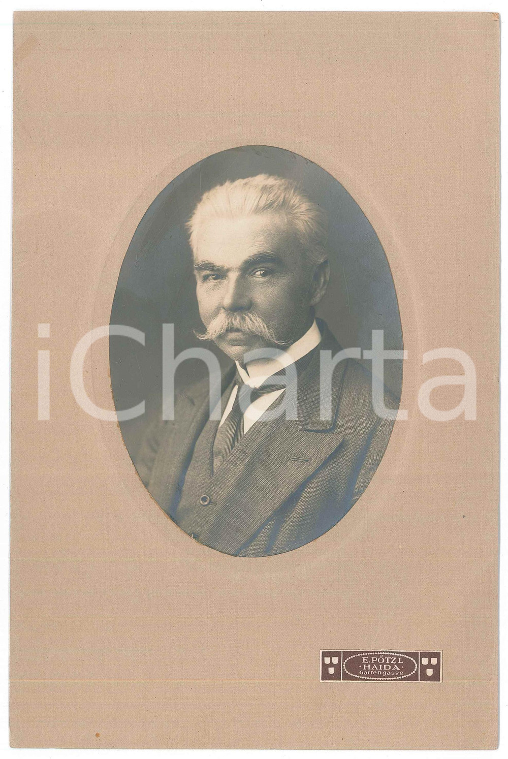 Fotografia d epoca originale 1920 ca NOVY BOR /HAIDA CZ Ritratto maschile Foto E.POTZL 18x24 cm 1