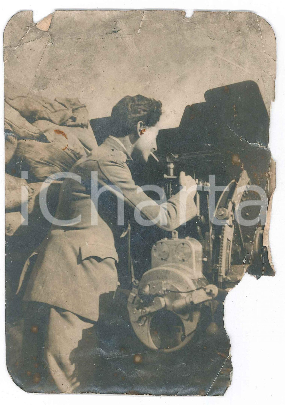 Fotografia d epoca originale 1915 ca WW1 ZONA DI GUERRA Osservazione in trincea  Foto RARA DANNEGGIATA 1
