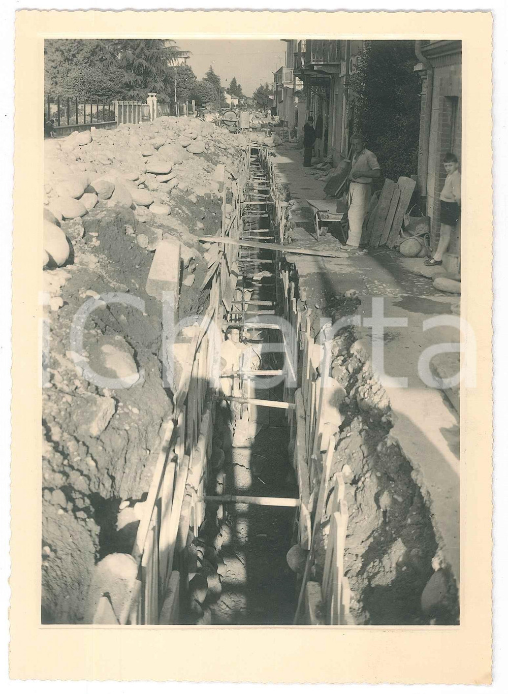 Fotografia d epoca originale 1960 ca BIELLA Cantiere stradale  Sbadacchiatura Foto BINI animata 13x18 2 1