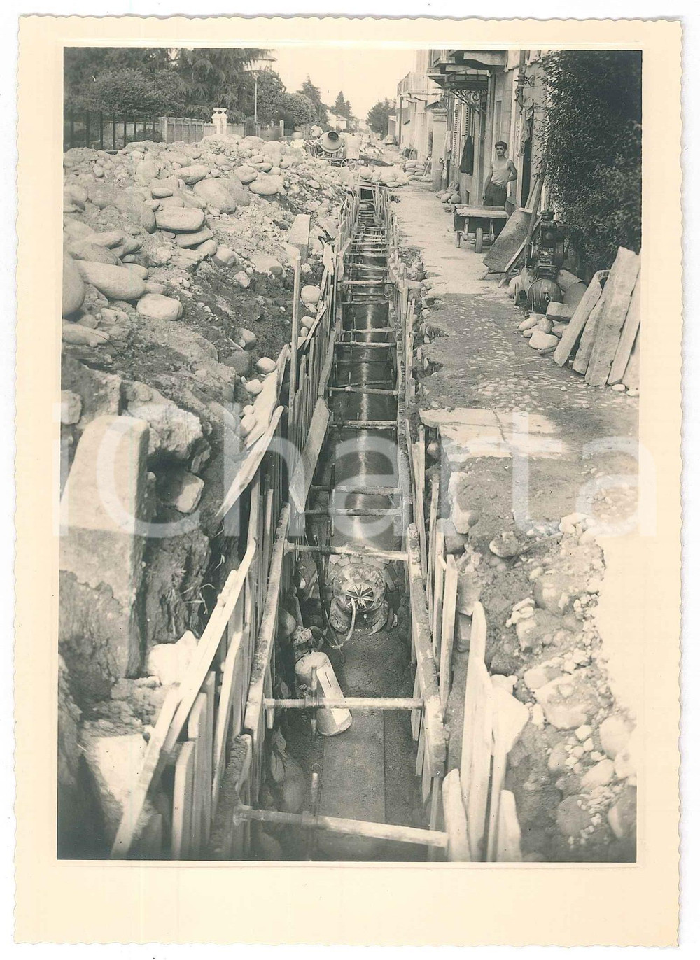 Fotografia d epoca originale 1960 ca BIELLA Cantiere stradale  Sbadacchiatura Foto BINI animata 13x18 3 1