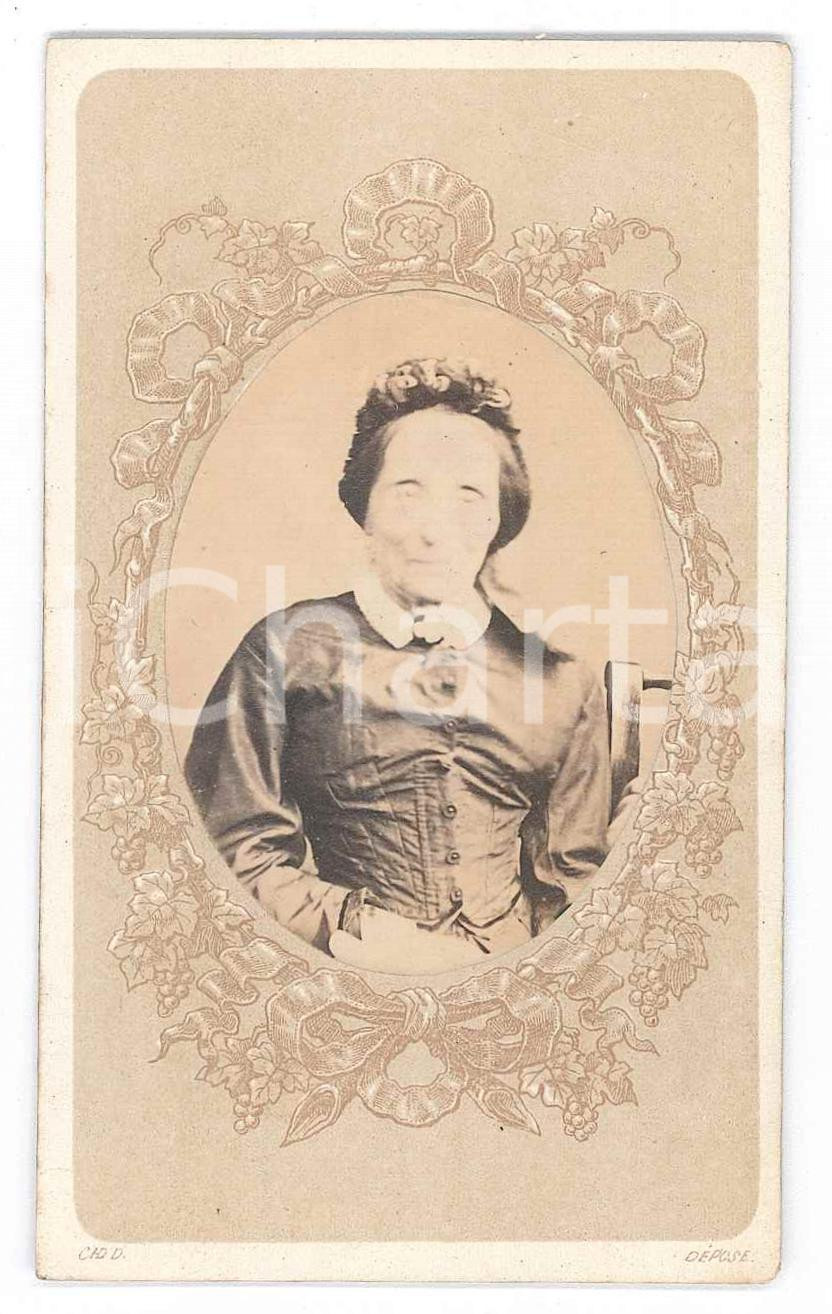 Fotografia d epoca originale 1870 ca ITALIA Anziana donna in abito scuro  Busto Foto CDV 1