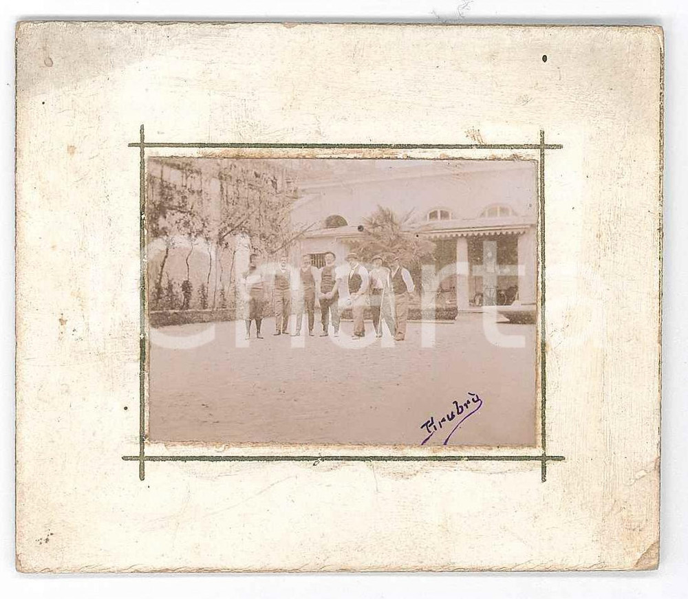 Fotografia d epoca originale 1899 PINEROLO TO Gruppo di uomini su campo da bocce  Foto 8x8 cm 1