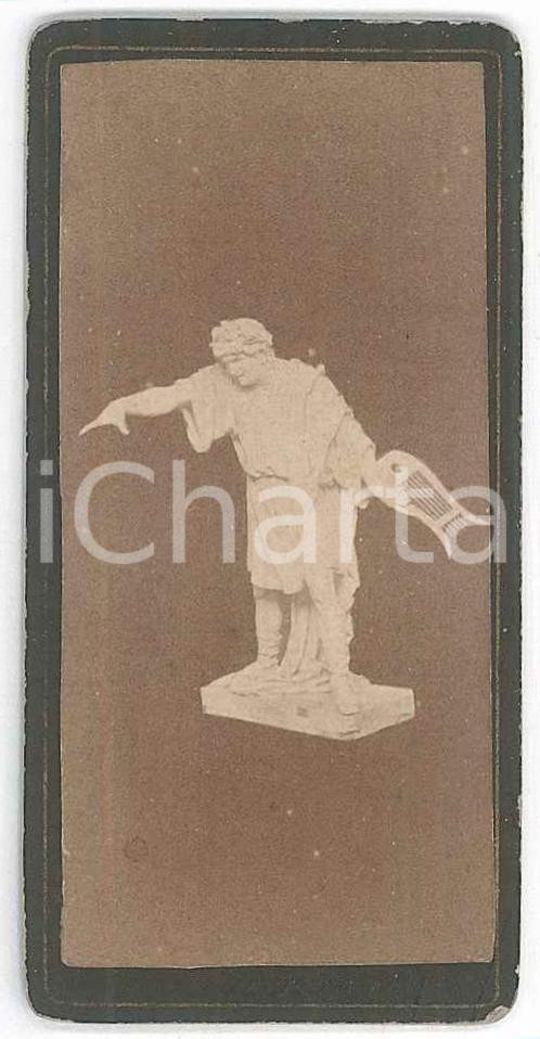 Fotografia d epoca originale 1900 ca ARTE Statuina di un poeta romano con cetra FOTO 3x7 cm 1