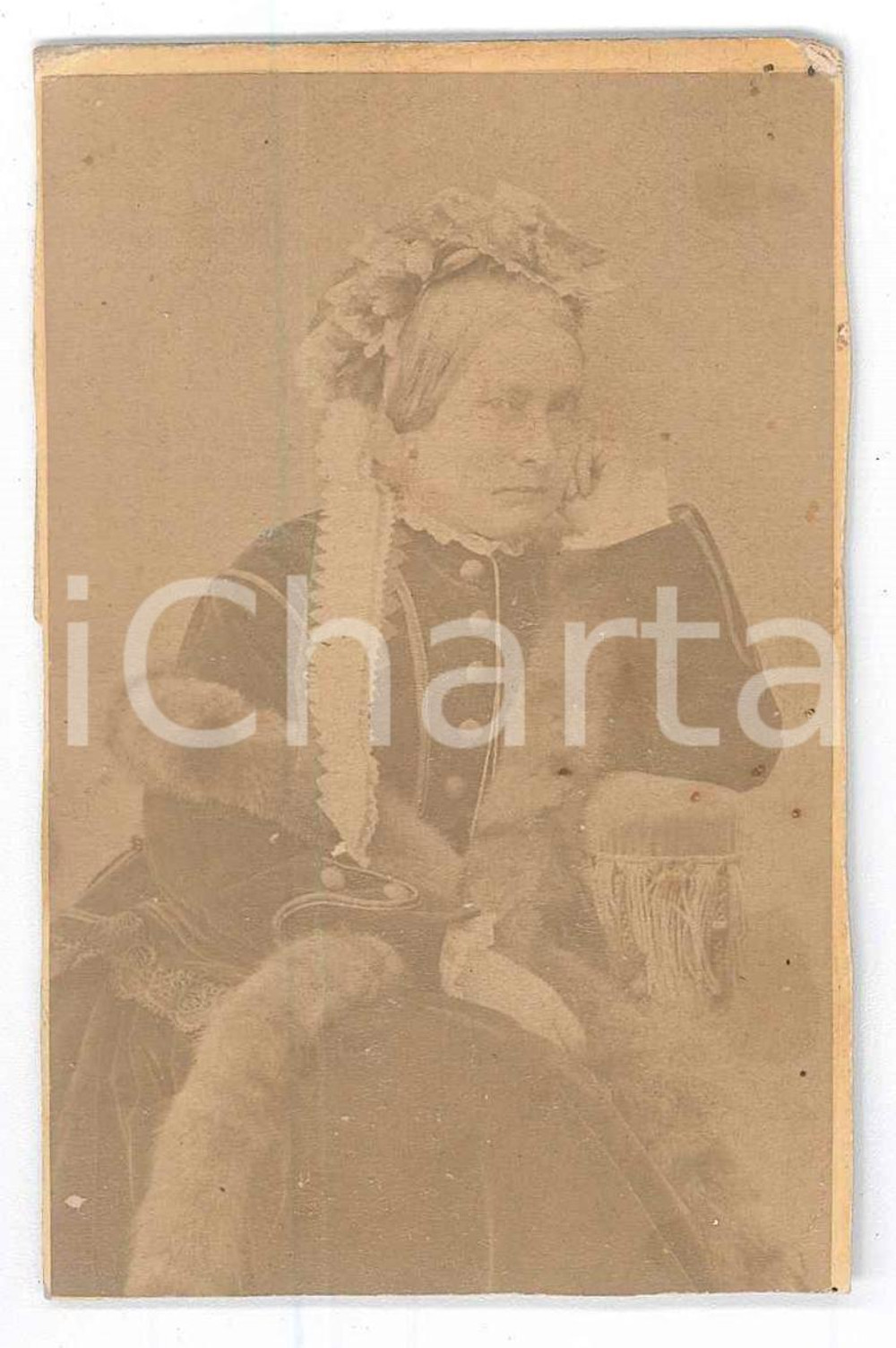 Fotografia d epoca originale 1880 ca NOBILTA  TORINO Donna con acconciatura floreale  Foto P. BERTIERI CDV 1