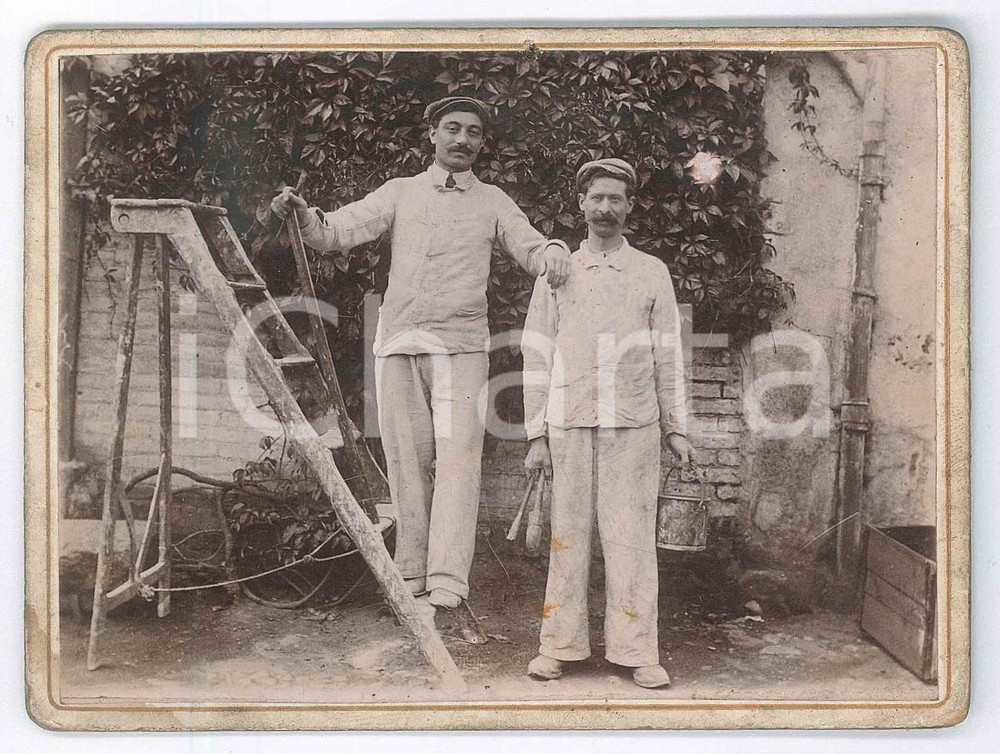 Fotografia d epoca originale 1900 ca ITALIA Ritratto di due imbianchini con la scala  Foto 12x9 cm 1