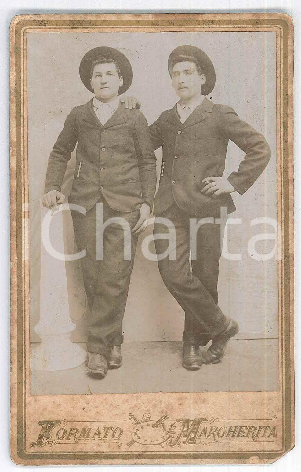 Fotografia d epoca originale 1905 ca CRESCENTINO VC Ritratto di due giovani fratelli Foto PIOVANO 8x12 cm 1