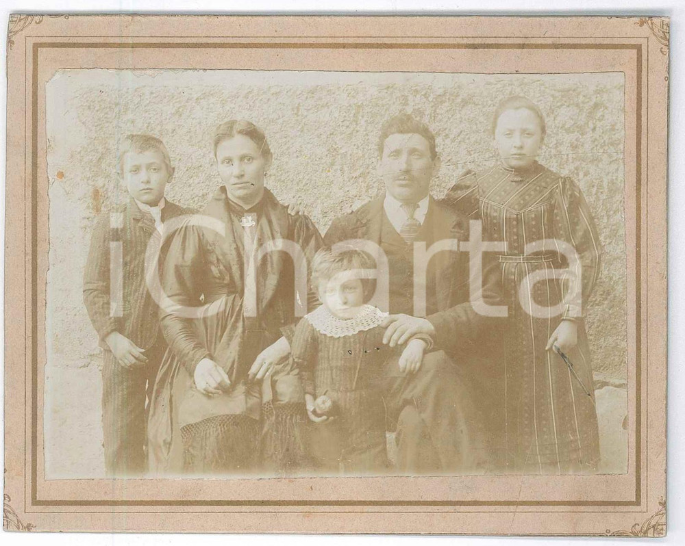 Fotografia d epoca originale 1900 ca COSTUME ITALIA Ritratto di famiglia con tre figli  Foto 13x10 cm 1