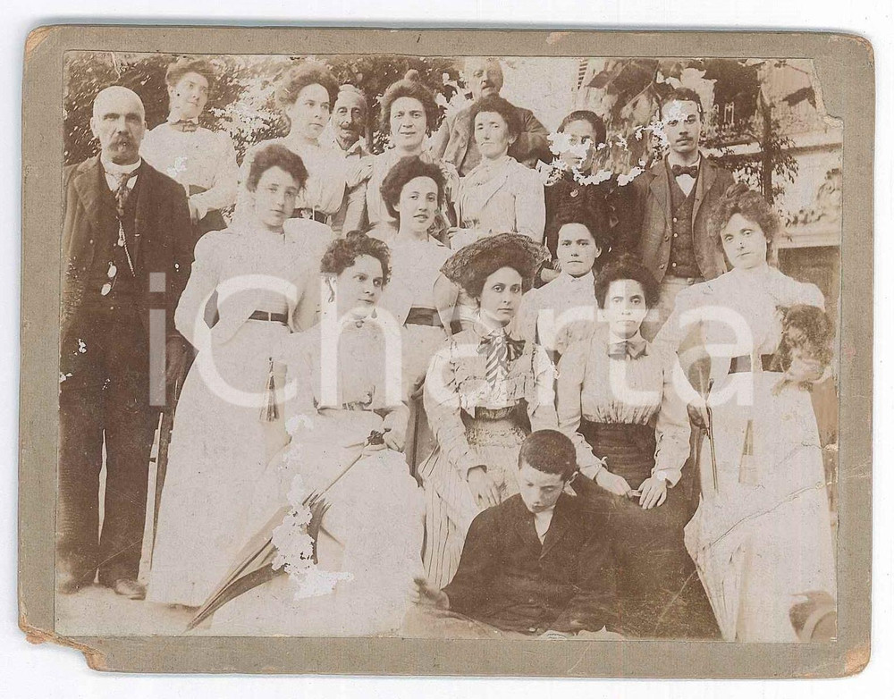 Fotografia d epoca originale 1900 ca COSTUME ITALIA Gruppo con donne in abito bianco  Ritratto Foto 12x9 cm 1