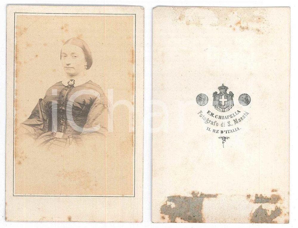 Fotografia d epoca originale 1870 ca TORINO Donna in abito a pieghe Foto Francesco M. CHIAPELLA  CDV 1