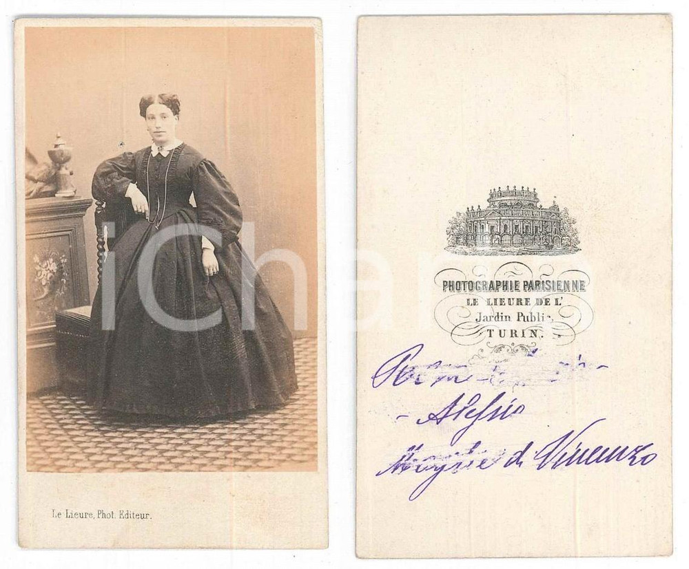 Fotografia d epoca originale 1870 ca TORINO Ritratto di giovane donna in abito scuro Foto LE LIEURE CDV 1