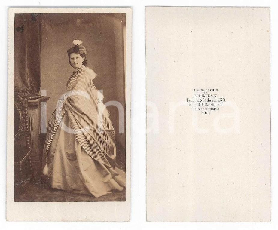Fotografia d epoca originale 1870 ca NOBLESSE PARIS Jeune femme avec manteau Photo MAUJEAN CDV 1