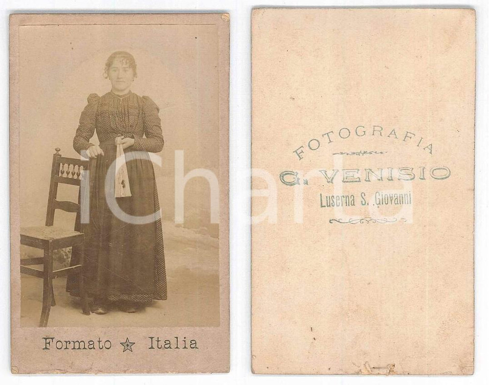 Fotografia d epoca originale 1910 ca LUSERNA SAN GIOVANNI Ritratto di donna con ventaglio Foto G. VENISIO 1