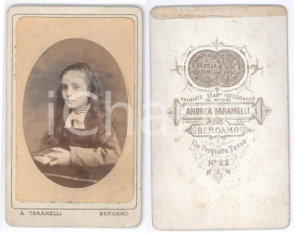 Fotografia d epoca originale 1890 ca BERGAMO Ritratto di bambina con un libro  Foto Andrea TARAMELLI CDV 1