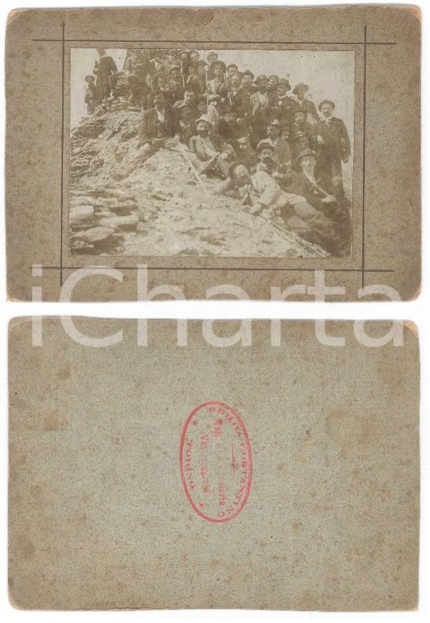 Fotografia d epoca originale 1900 ca ALPI PIEMONTE  Gruppo di escursionisti in vetta  Foto Costantino SERRA 1