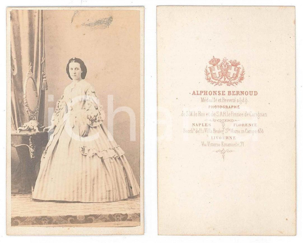 Fotografia d epoca originale 1870 ca ITALIA Donna in abito a righe con specchio  Foto Alphonse BERNOUD CDV 1