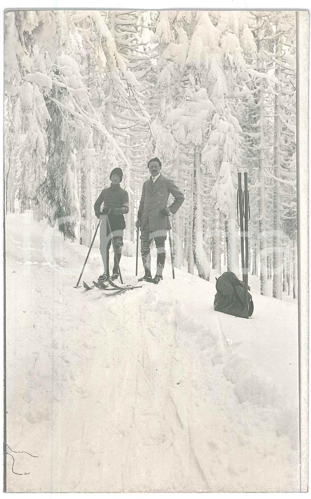 Fotografia d epoca originale 1920 ca GERMANY  SKI  Men on the snow  Photo postcard 9x14 cm 1