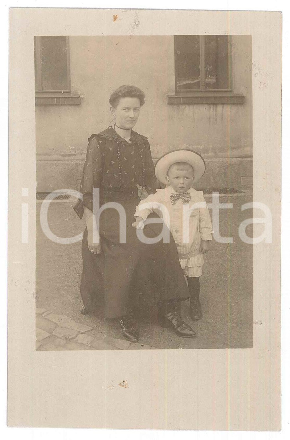 Fotografia d epoca originale 1920 ca GERMANY Mother and son  Vintage photo 9x14 cm 1