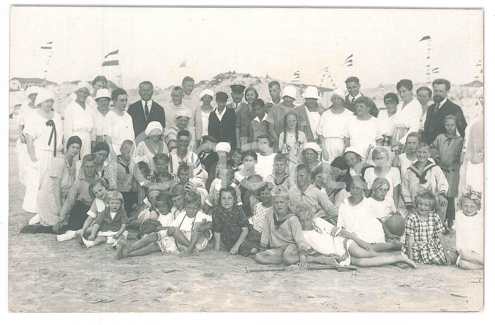 Fotografia d epoca originale 1920 ca GERMANIA  MARE DEL NORD  Gruppo di bagnanti  Foto cartolina 1
