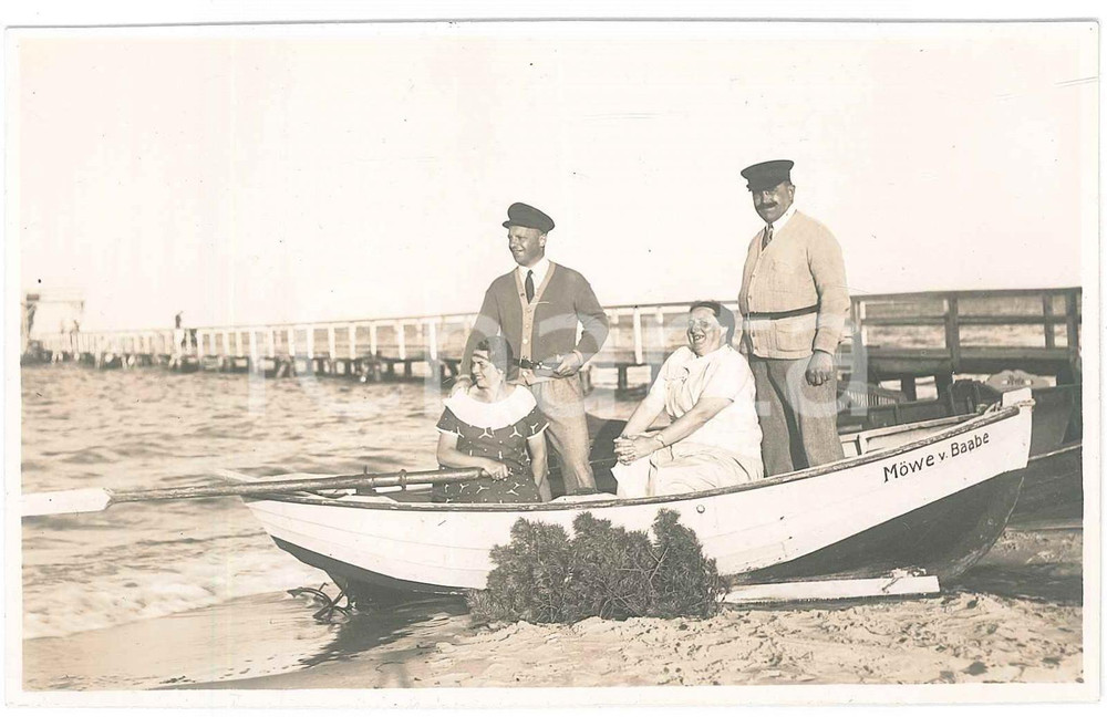 Fotografia d epoca originale 1920 ca GERMANY  MARE DEL NORD  Turisti su una barca  Foto cartolina 1