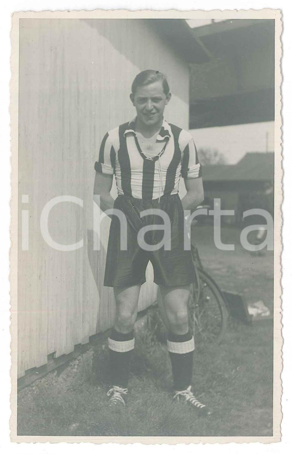 Fotografia d epoca originale 1940 ca GERMANIA  CALCIO  Giocatore squadra amatoriale  Foto 9x14 cm 1