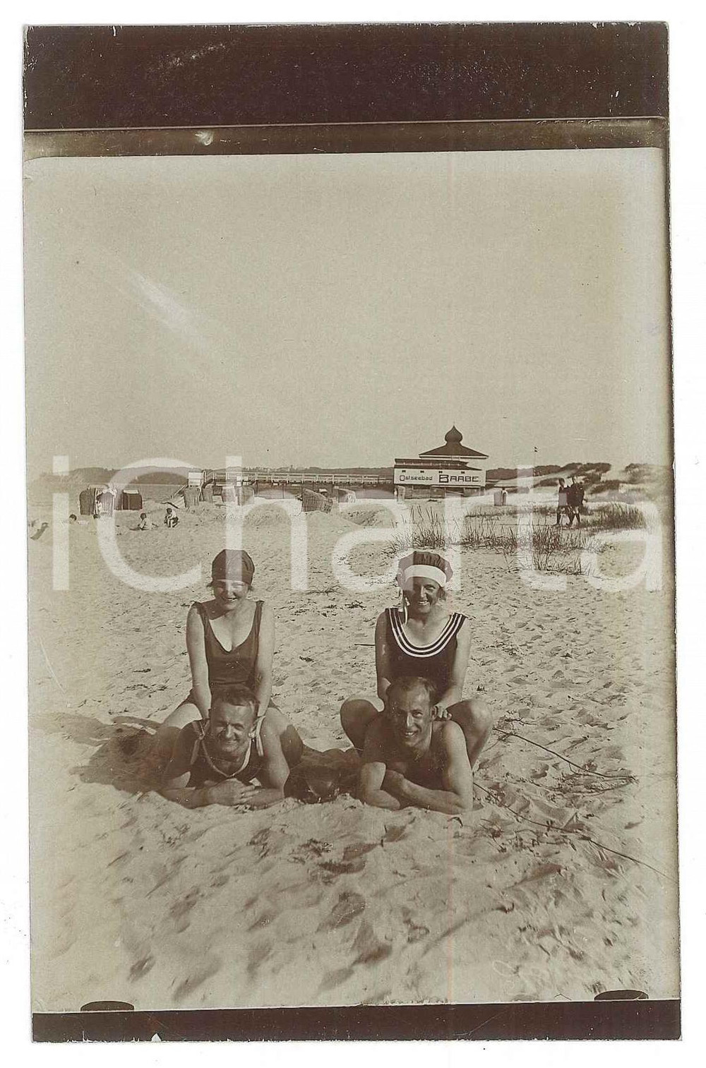 Fotografia d epoca originale 1923 BAABE GERMANY Due coppie in vacanza al mare  Foto 9x14 cm 1