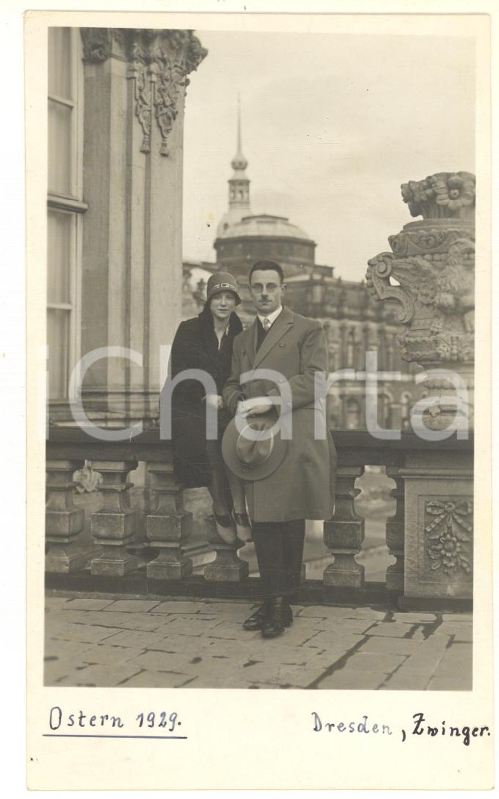 Fotografia d epoca originale 1929 DRESDEN D ZWINGER  Couple portrait  Photo postcard 9x14 cm 1