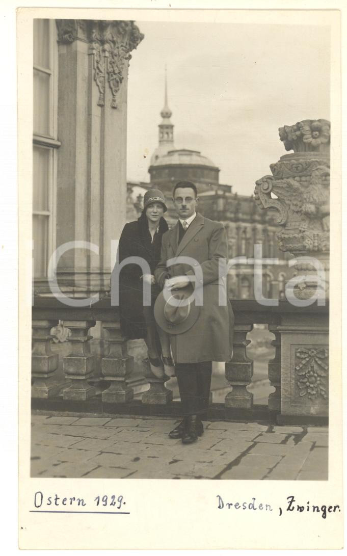 Fotografia d epoca originale 1929 DRESDEN D ZWINGER  Couple portrait  Photo postcard 9x14 cm 1