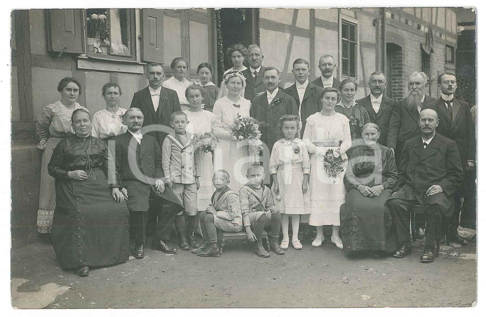 Fotografia d epoca originale 1920 ca UNTERWIRBACK D Sposi con la famiglia nel giorno del matrimonio Foto 1