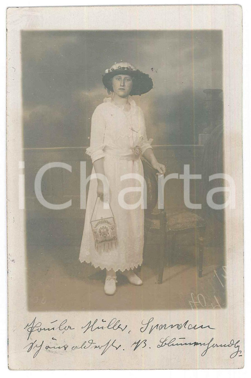 Fotografia d epoca originale 1915 BERLIN SPANDAU Famiglia MÃœLLER  Giovane donna in bianco Foto 9x14 cm 1
