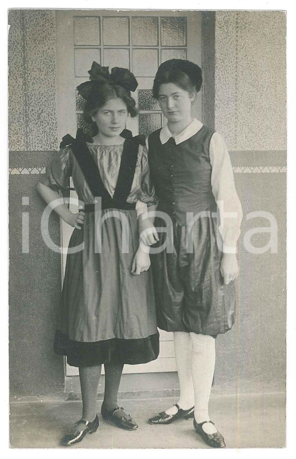 Fotografia d epoca originale 1925 ca HALBERSTADT D  CARNEVALE  Ragazze in costume 1 Foto 9x14 cm 1