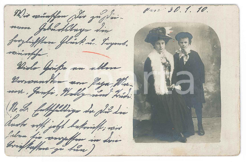 Fotografia d epoca originale 1910 BERGAMO Donna in pelliccia con il figlio Foto Luigi GUERRA 14x9 cm 1