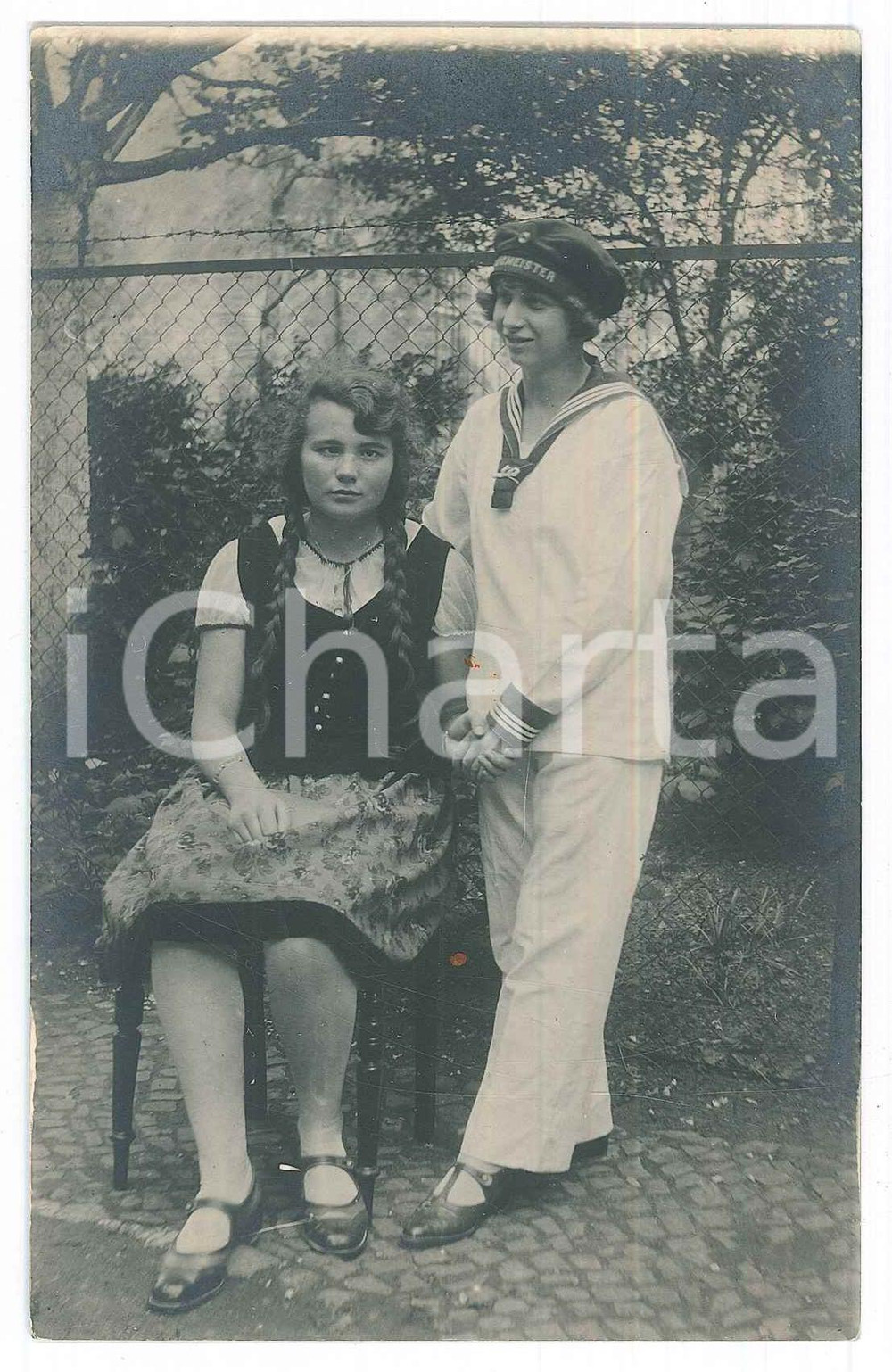 Fotografia d epoca originale 1929 BERLIN LICHTERFELDE  Ritratto di due sorelle  Foto 9x14 cm 1