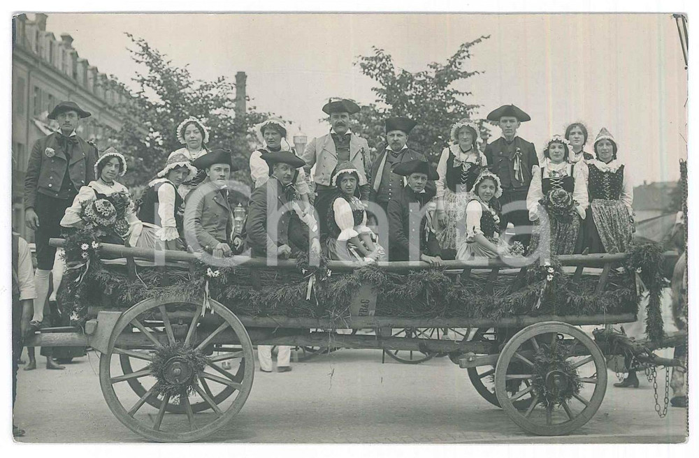 Fotografia d epoca originale 1910 ca FREIBURG IM BRESGAU Rievocazione storica  Carro fiorito 2 Foto 14x9 1