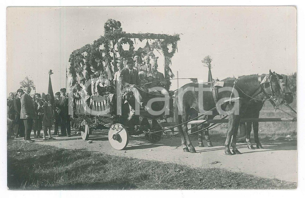 Fotografia d epoca originale 1937 GERMANIA  FESTA  Bambini su un carro fiorito  Foto 14x9 cm 1