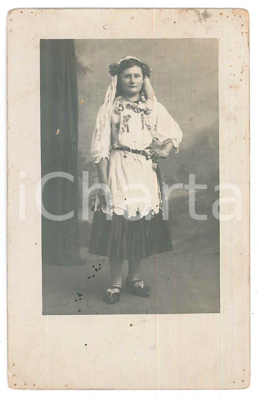 Fotografia d epoca originale 1920 ca GERMANIA  FOLKORE  Giovane donna in costume tradizionale Foto 9x14 cm 1