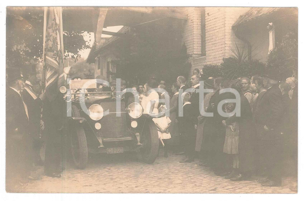 Fotografia d epoca originale 1925 ca CELLE GERMANIA Evento pubblico  Arrivo automobile Foto 14x9 2 1