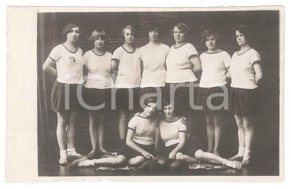Fotografia d epoca originale 1924 SPORT GINNASTICA  GERMANIA  Una squadra femminile Foto 14x9 cm 1