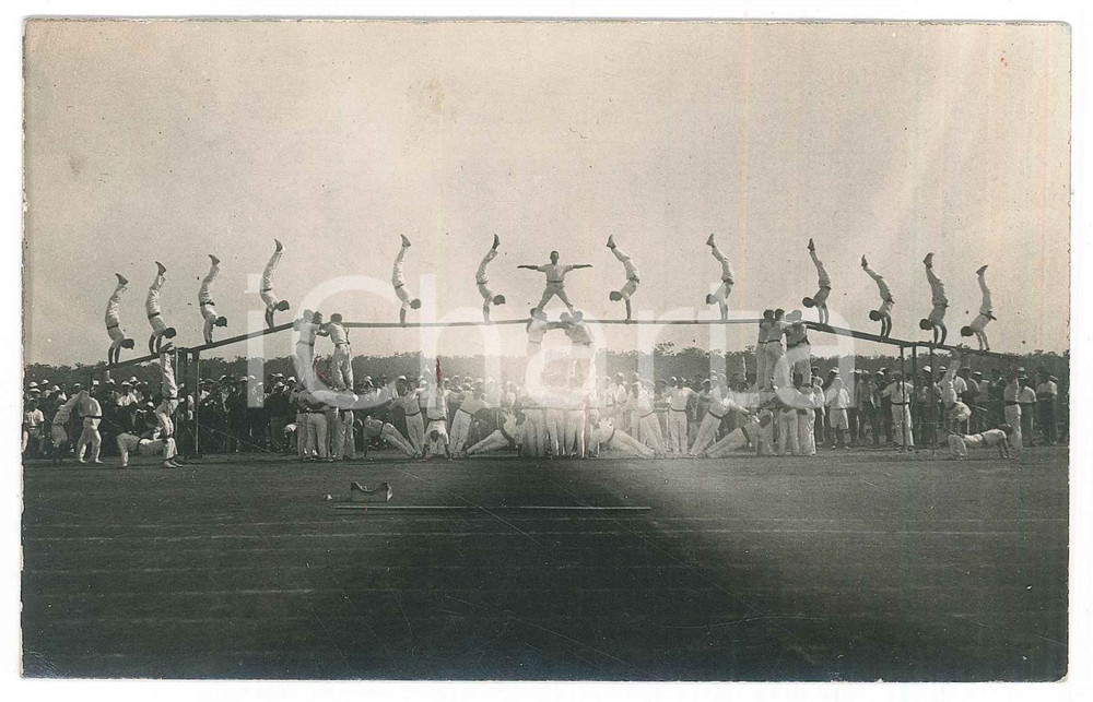 Fotografia d epoca originale 1920 ca SPORT GINNASTICA  GERMANIA  Formazione acrobatica di gruppo 2 Foto 1